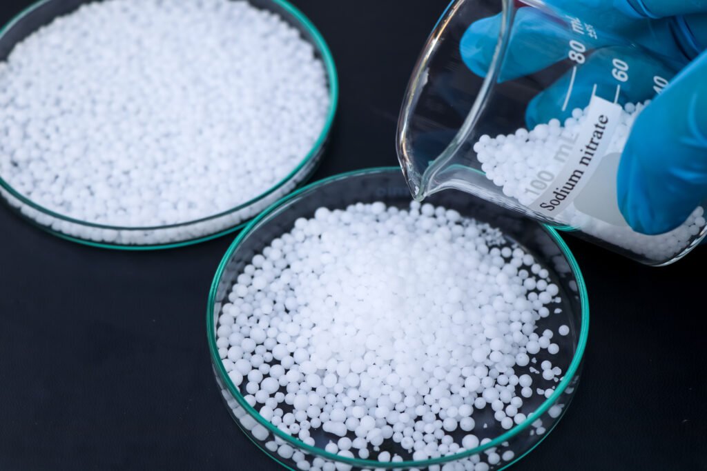 sodium nitrate used in laboratory or industry
